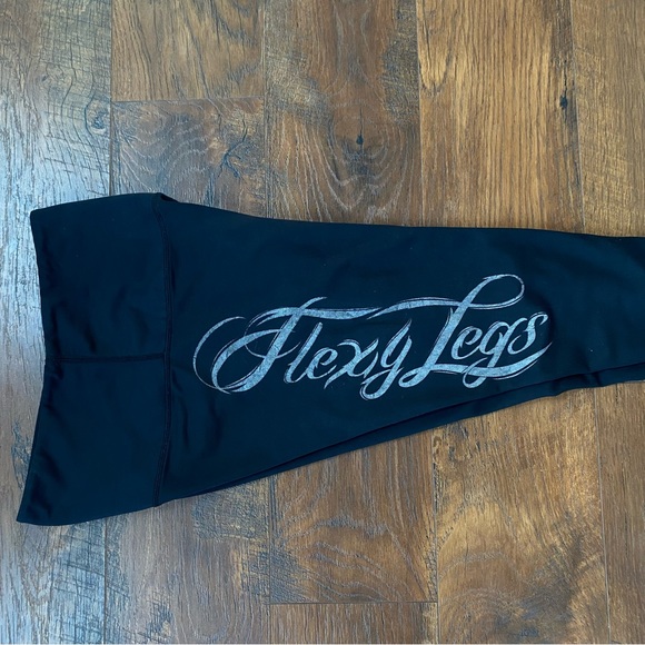 Cleo the Hurricane pole fitness leggings - Picture 3 of 4